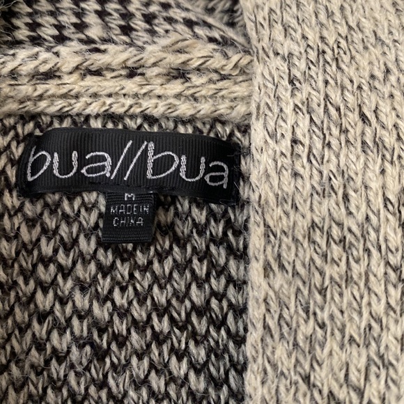 Aztec Print Cardigan Size Medium - Picture 3 of 3